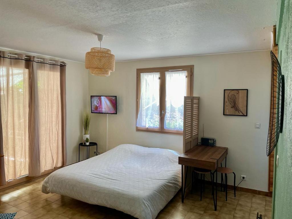 Studio - Greoux Les Bains Bagian luar foto